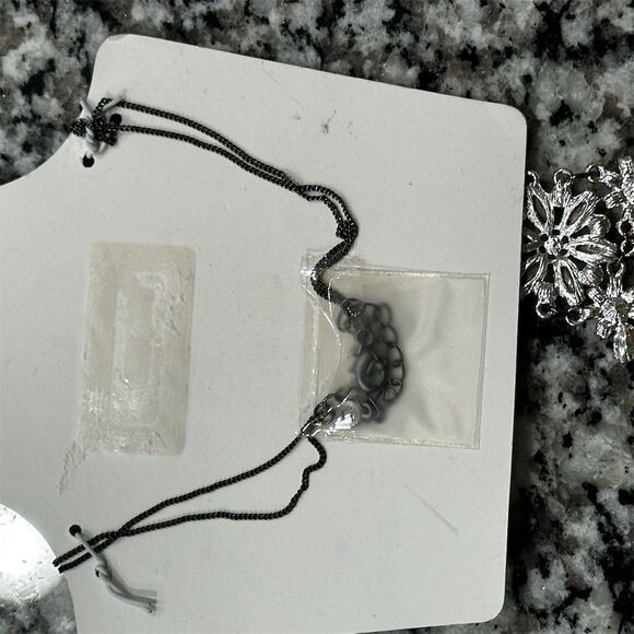 LC Lauren Conrad Floral Crystal Pendant Necklace Multicolor Blue Stone Delicate - Picture 4 of 4